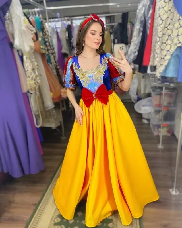 Женский тематический костюм "Белоснежки"