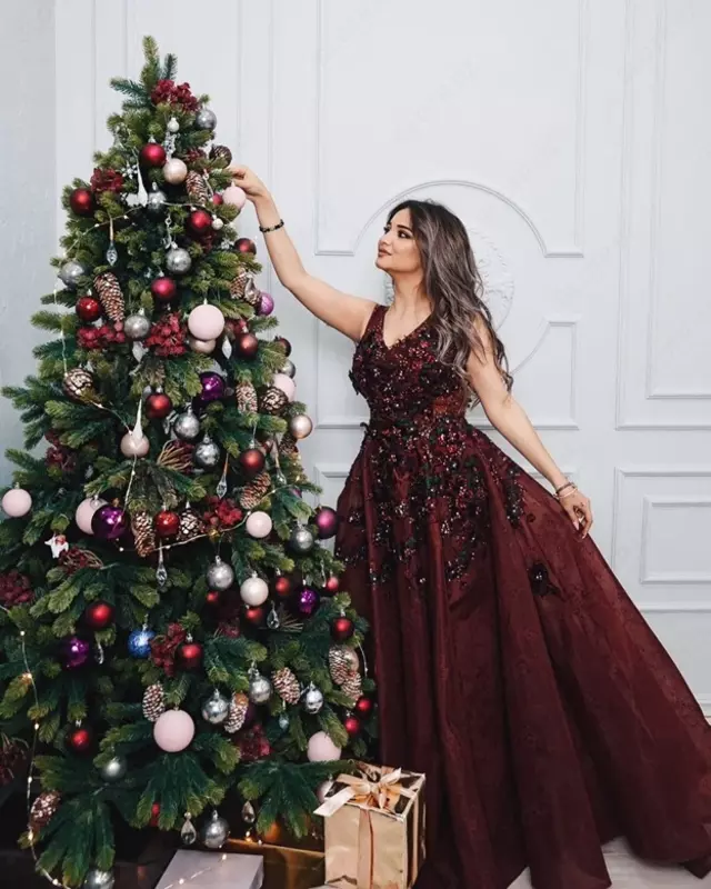 Kechki libos-bu Maroon rangidir.