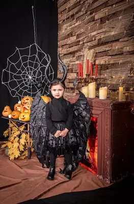 Malefisentning qiz uchun karnaval kostyumi.