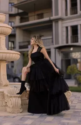 Вечернее платье Черного цвета.