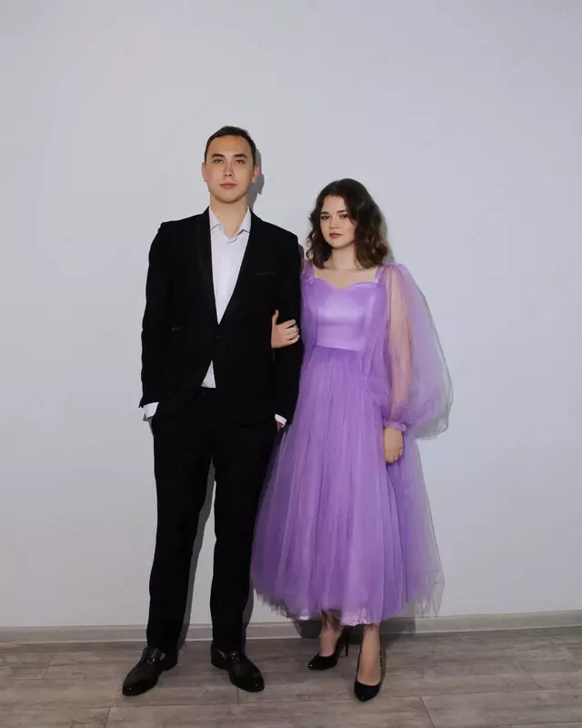 Платье для вальса и смокинг на выпускной