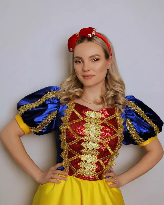 Qor oq kostyum (qisqa versiya)