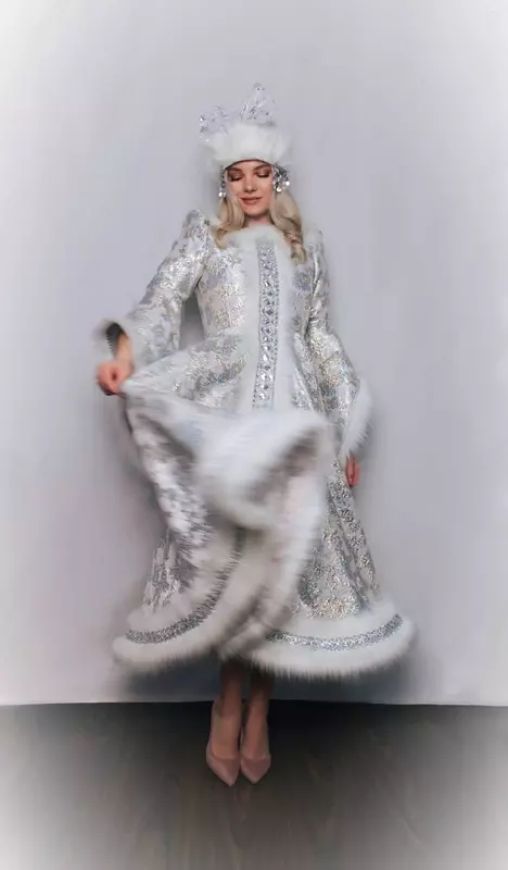 Костюм Снегурочки - по запросу