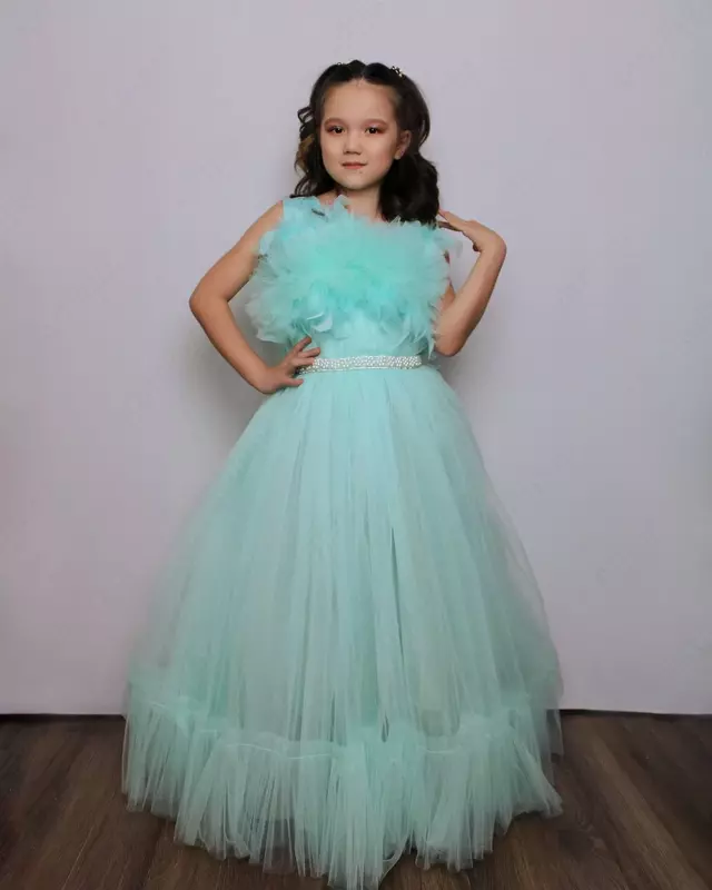 Qizlar uchun bitiruv libosi