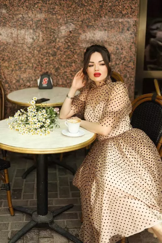 Вечернее платье бежевого цвета - по запросу