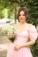 Вечернее платье розового цвета