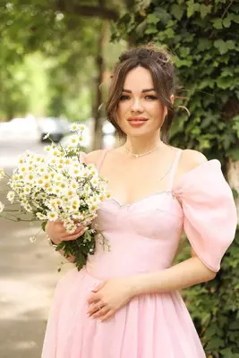 Вечернее платье розового цвета