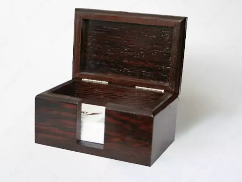 Шкатулка ручной работы. Орех.