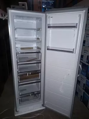 Морозильник Midea MDRU385FZE46