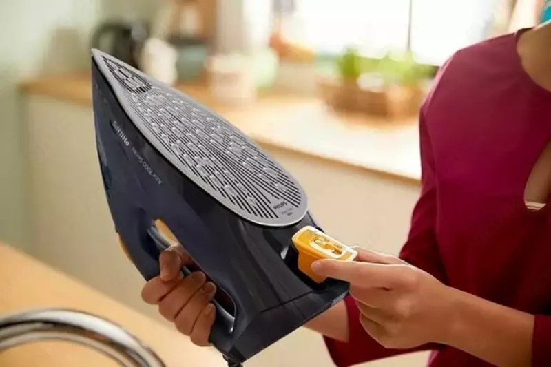 Утюг Philips DST7060/20