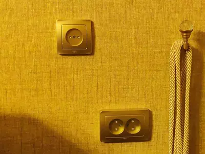 Серия розеток и выключателей цвет золото скрытой установки Гарантия 5 лет от HEGEL