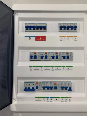 Распределительные щиты 54,36 модуля IP41 Tekfor пластик Россия