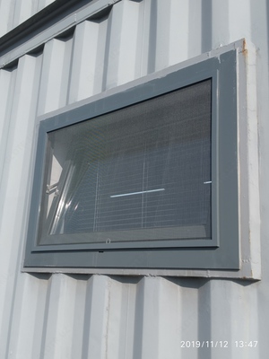 Universal chivinli tarmoq