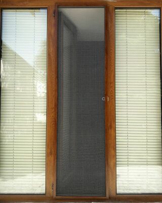 Universal chivinli tarmoq - Goodwin jaluzi