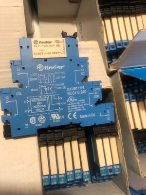 Цена по запросу Реле Finder: 38.51.0.240.0060 | 385102400060 | Интерфейсный модуль реле; 1 перекидной контакт 6А (~/= 240В AC/DC)