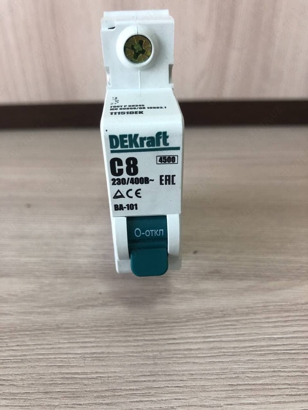 DEKraft VA-101 bitta kutupli o'chirgich 8A (4,5 kA, C)