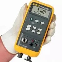 Fluke 718 — калибратор датчиков давлении