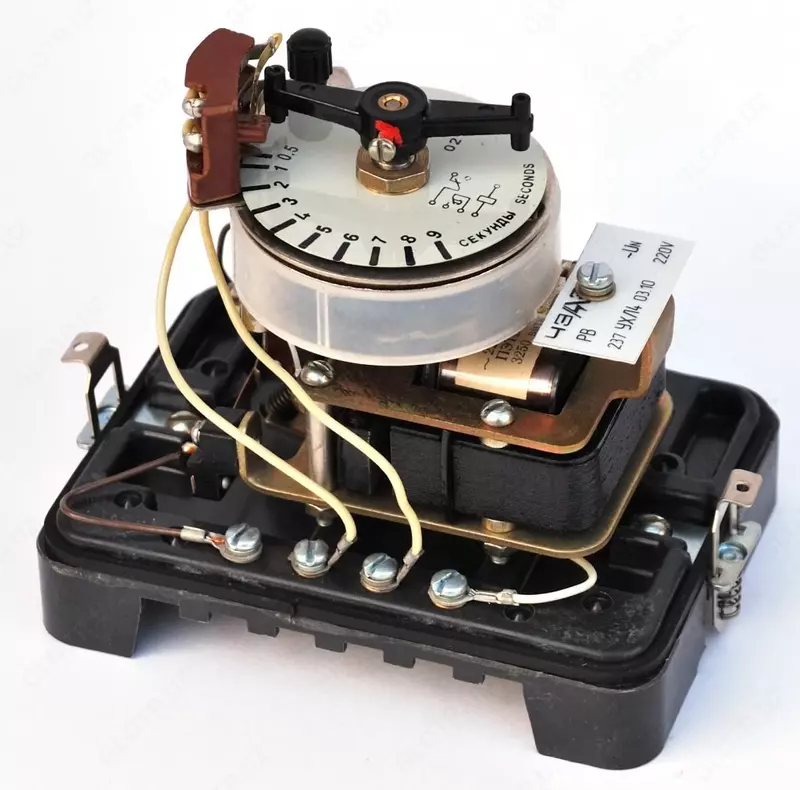 Реле времени ЭВ 238 У4 (220В 50Гц) - 4 370 000 сум