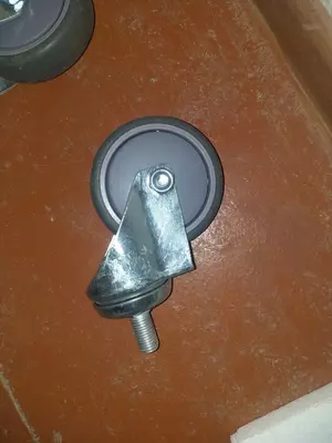 поворотный (Литая резина)