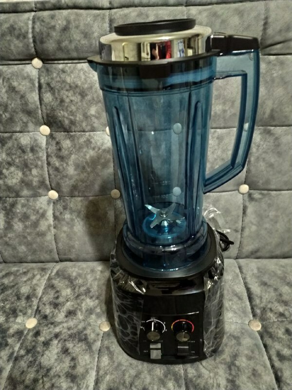 Профессиональный блендер с чашей 3 литра от Happy Partner. 25000 оборотов в минуту.