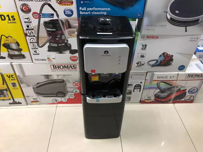 Кулер для воды Avura R2 с тремя краниками.