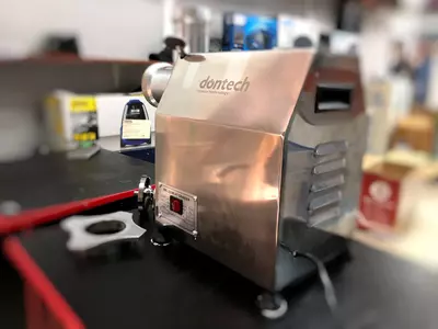 Промышленная мясорубка MG22. 250 кг в час. - DOSTAVKANADOM