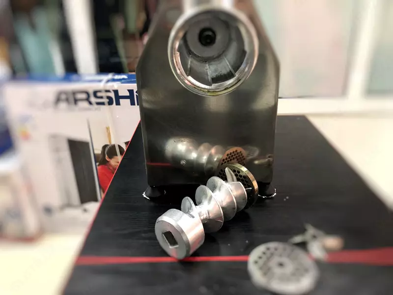 DOSTAVKANADOM - Промышленная мясорубка MG22. 250 кг в час.