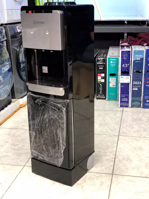 Кулер для воды Grand Robotics с холодильником