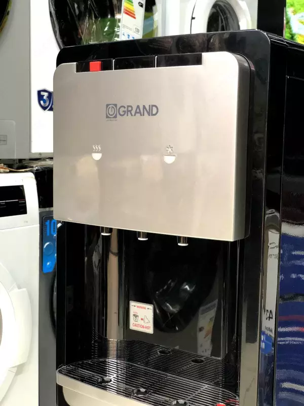 Кулер для воды Grand Robotics с холодильником