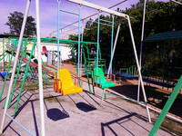   Качели двойные