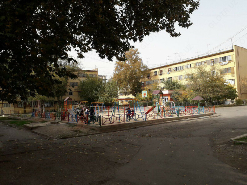  Детская Горка  с крышей и баск.щитом боковой лестницей и турниками - 