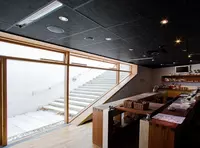 Qora shiftlar va qora devor panellari Rockfon - kinoteatrlar uchun - по запросу