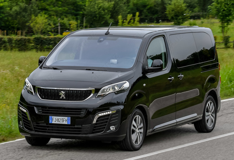 Многоцелевой микроавтобус марки Peugeot