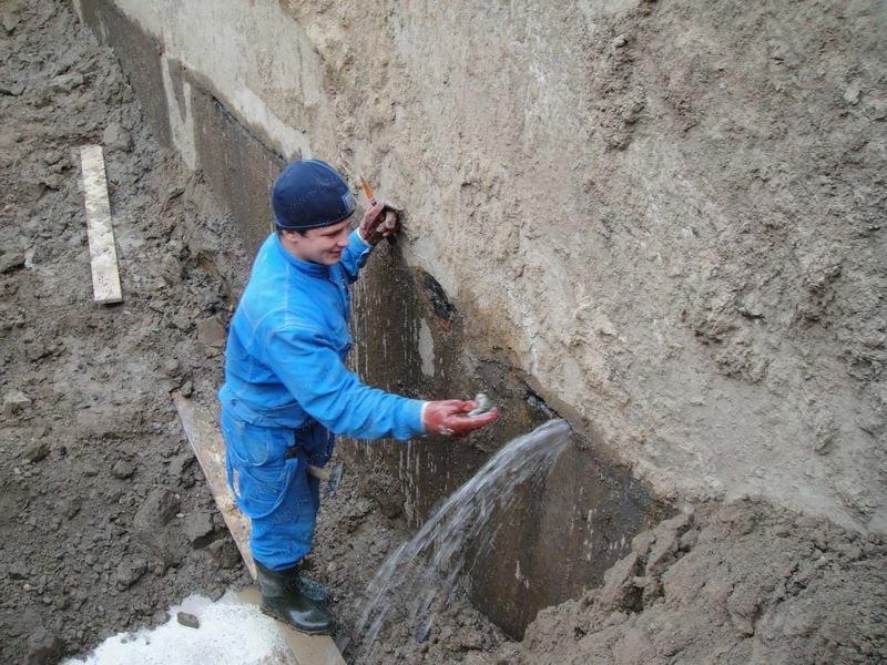 Waterplag Сухая смесь для быстрой ликвидации напорных течей ( остановка течей за 3 минуты) - по запросу