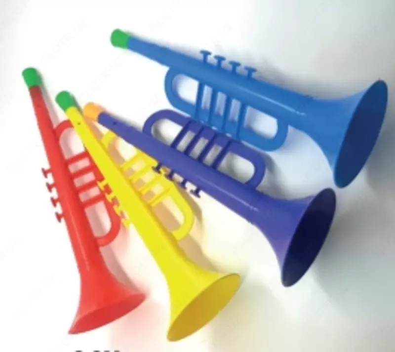 Детская игрушка дудка