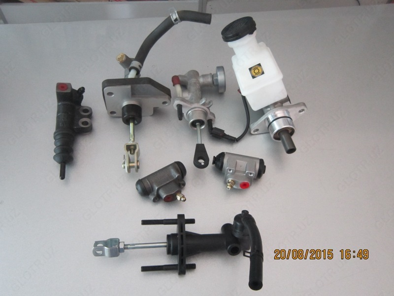 Главный и рабочий тормозной цилиндр сцепления