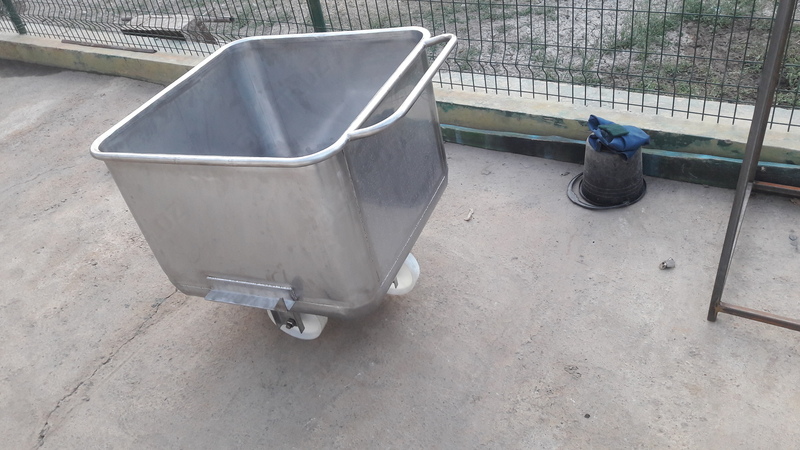 продается пищевая тележка для фарша(чебурашка)