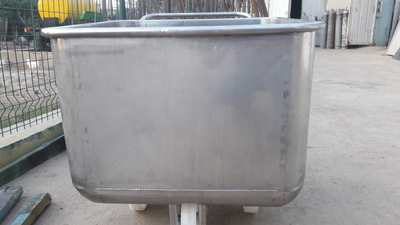 Sotish uchun qiyma go'sht uchun oziq-ovqat savati (cheburashka)