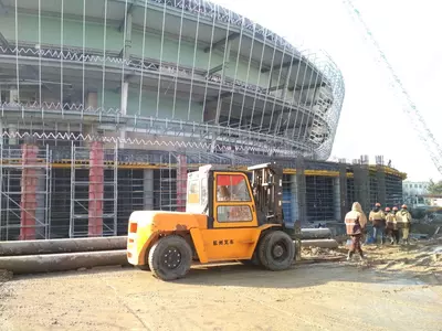 7 tonnalik yuk ko'taruvchi mashinalarni ijaraga olamiz