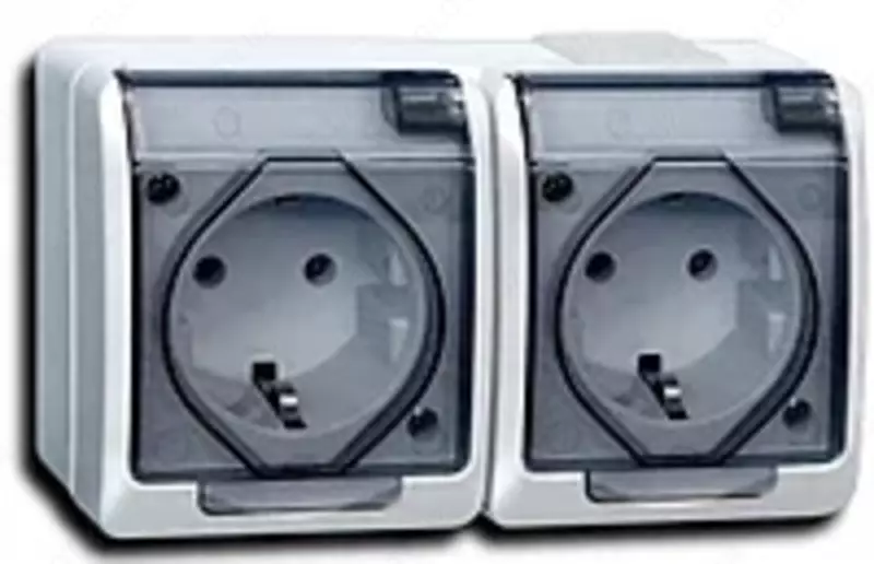 РСб22-3-ГПБд розетка 2м с з/к о/у IP54 (цвет крышки:дымчатый) ГЕРМЕС PLUS