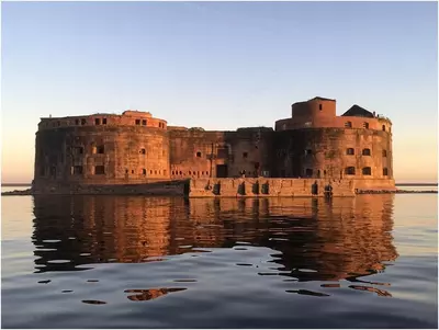 РОССИЯ: «КЛАССИЧЕСКИЙ САНКТ-ПЕТЕРБУРГ» 🚌