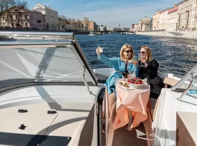 Rossiya: nafis xonimlar uchun Sankt-Peterburg - adsdasd