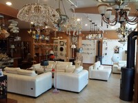 В салоне света "IDEA" вы найдете светильники и люстры на любой вкус!