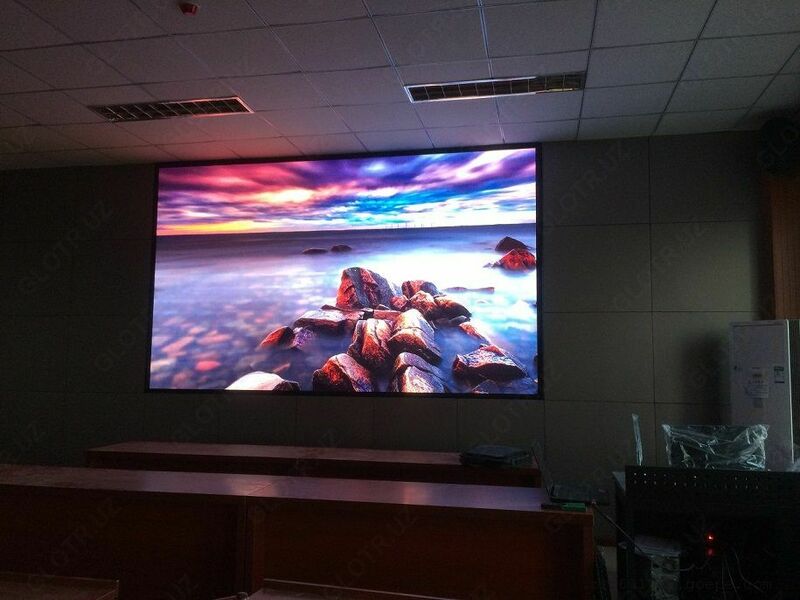 Yopiq LED displey yopiq P- 2.5