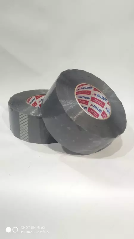 kulrang rangli yopishqoq lenta 6 sm x 200 m