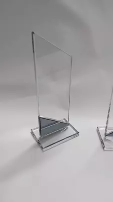 Награды из стекла, сувениры из стекла, стеклянные награды, статуэтки из стекла, стеклянные статуэтки, корпоративные подарки