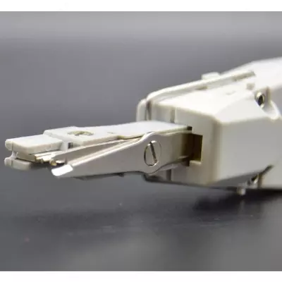 35 000 сум / шт. Инструмент для заделки плинтов