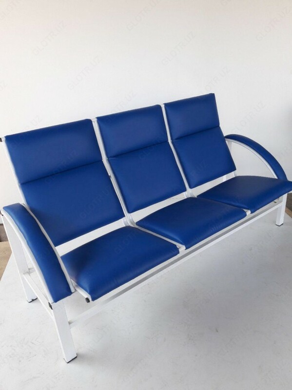 Диван трех местное