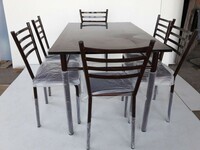 Стол и стулья для кухни