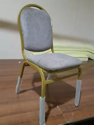 Cтул полумягкий